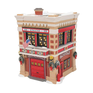 Engine 223 Fire House From Dept 56 Snow Village *RETIRED*